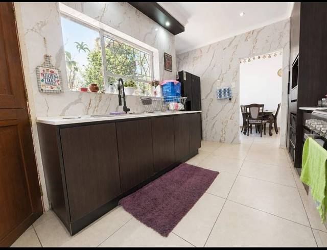 4 BEDROOM HOUSE FOR SALE IN BRACKENHURST